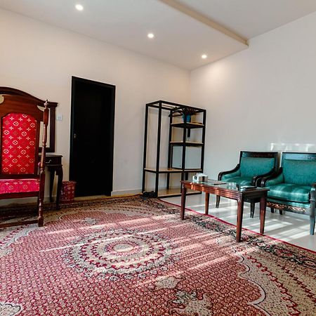 Vip House Peshawar Hotel Bagian luar foto